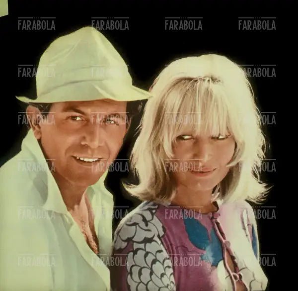 Enrico Maria Salerno e Monica Vitti nel film Le Fate, 1966 - Farabola Immagine digitale