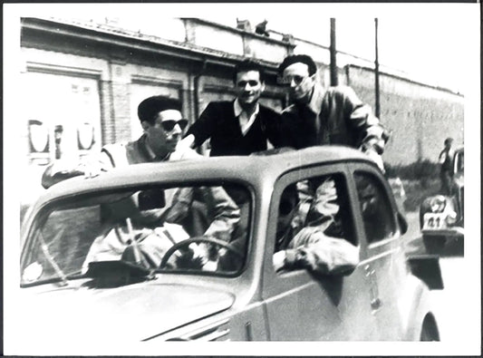 Enzo Biagi al seguito del Giro d'Italia 1948 Ft 37847 - Stampa 24x18 cm - Farabola Stampa ai sali d'argento