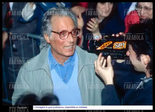 Enzo Jannacci alla Festa dell'Ulivo dopo le elezioni, Milano, 1996 - Farabola Immagine digitale