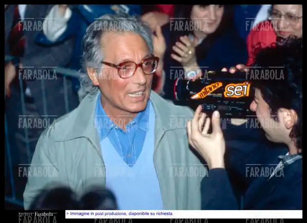 Enzo Jannacci alla Festa dell'Ulivo dopo le elezioni, Milano, 1996 - Farabola Immagine digitale