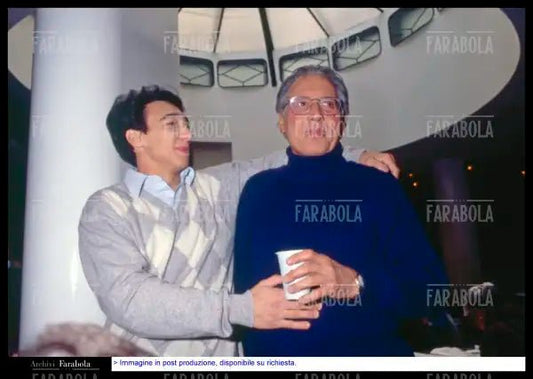 Enzo Jannacci e il figlio Paolo nel loro locale Il Bolgia Umana, 1994 - Farabola Immagine digitale