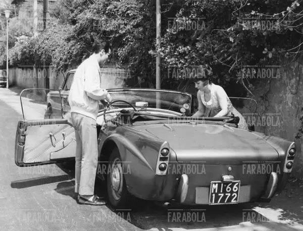 Enzo Jannacci e la moglie in Versilia, 1968 - Farabola Immagine digitale