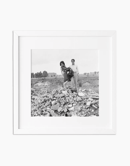 Enzo Jannacci e Renza Corbani a Milano, 1964 — stampa fine art con cornice bianca