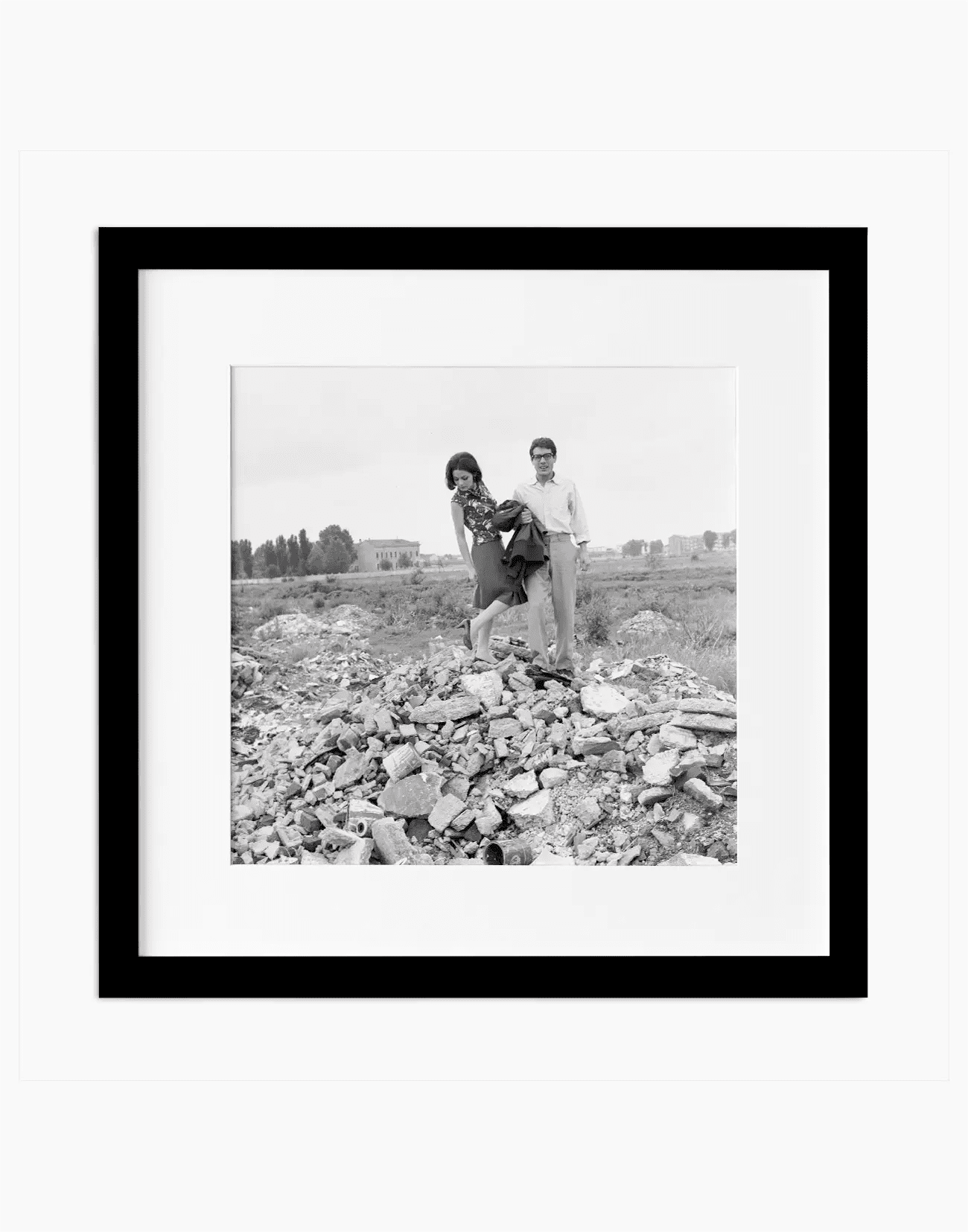 Enzo Jannacci e Renza Corbani a Milano, 1964 - Farabola WhiteWall App Product