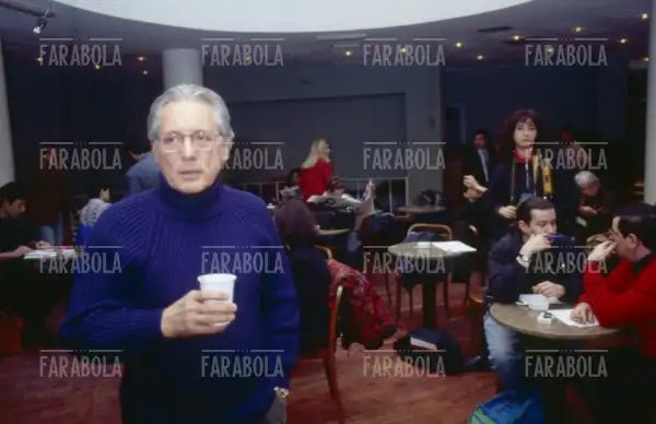 Enzo Jannacci nel suo locale "Il Bolgia Umana", Milano, 1994 - Farabola Immagine digitale