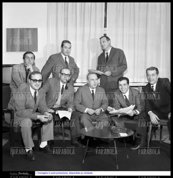Enzo Tortora con i suoi collaboratori, La Domenica Sportiva, 1966 - Farabola Immagine digitale