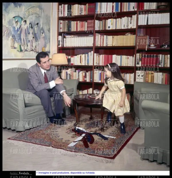 Enzo Tortora con la figlia Silvia, 1966 - Farabola Immagine digitale