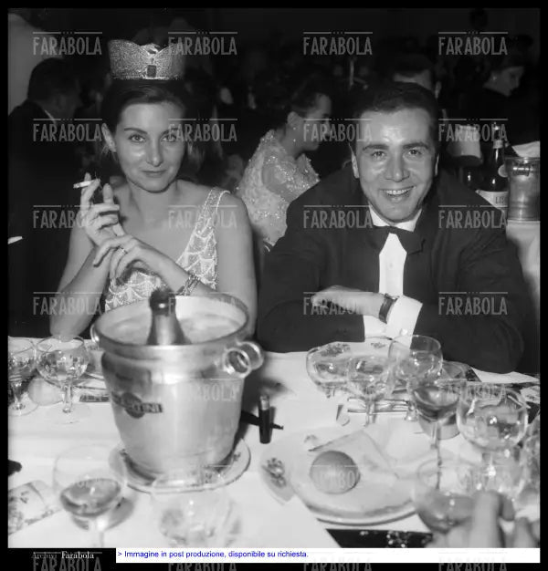 Enzo Tortora con la moglie Miranda Fantacci, Saint Vincent, 1965 - Farabola Immagine digitale