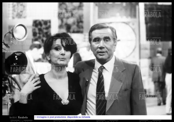 Enzo Tortora con la sorella Anna, autrice di Portobello, 1982 - Farabola Immagine digitale