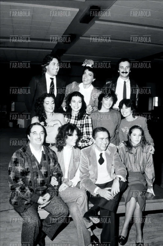 Enzo Tortora e il cast di Portobello, 1981 - Farabola Immagine digitale