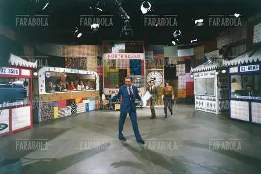 Enzo Tortora e le centraliniste, Portobello, 1978 - Farabola Immagine digitale