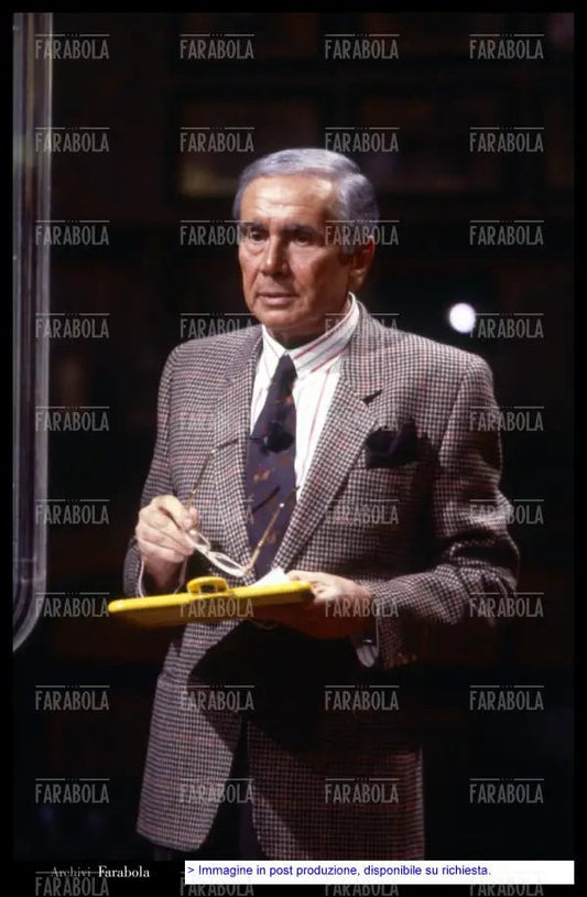 Enzo Tortora, Giallo, 1987 - Farabola Immagine digitale