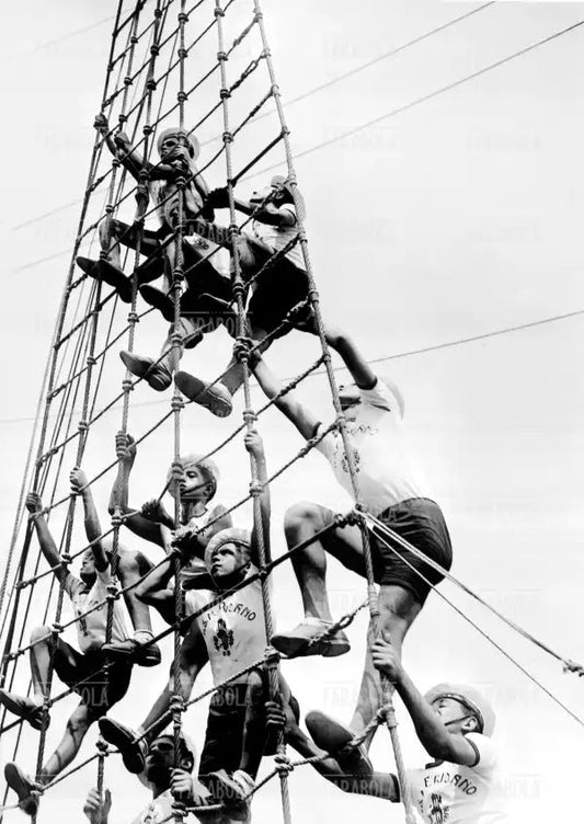 Esercitazione di Marinaretti al Campo Dux, Roma, 1935 - Farabola Immagine digitale