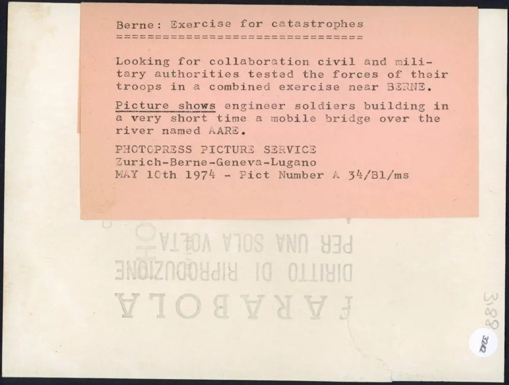 Esercitazioni civili militari a Berna 1974 Ft 3242 - Stampa 18x13 cm - Farabola Stampa ai sali d'argento