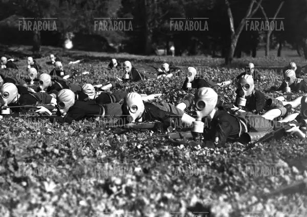 Esercitazioni tattiche di Balilla Moschettieri, Roma, 1937 - Farabola Immagine digitale