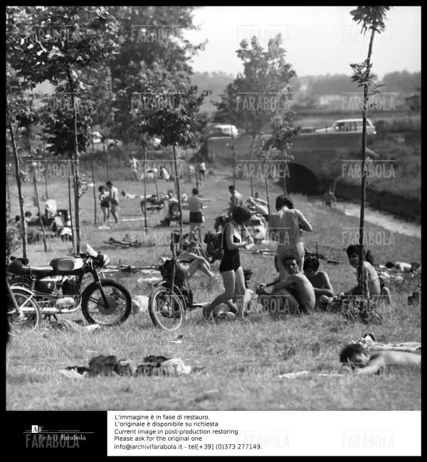 Estate all'Idroscalo, Milano, 1965 - Farabola Immagine digitale