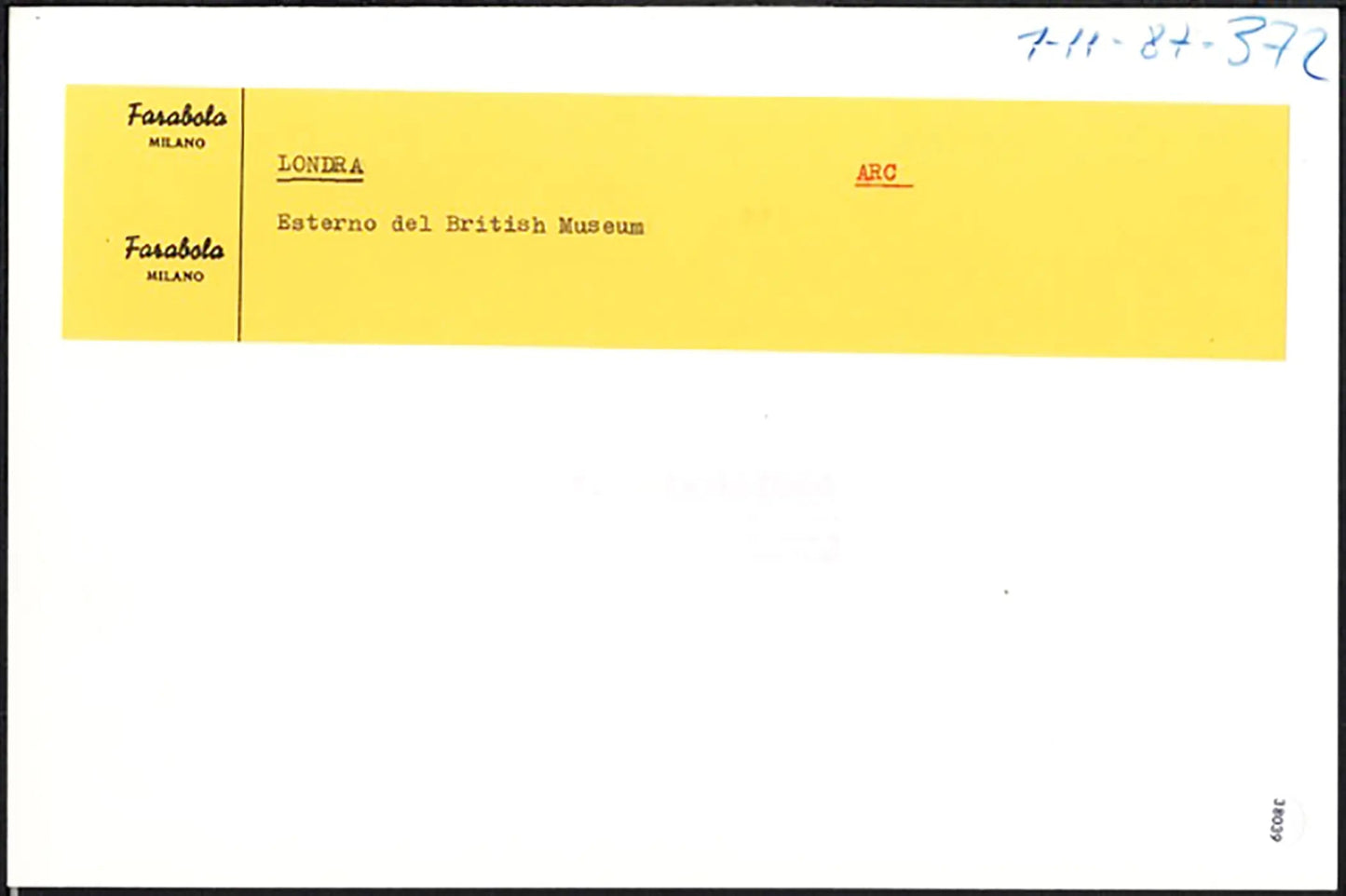 Esterno del British Museum anni 70 Ft 38039 - Stampa 24x15 cm - Farabola Stampa ai sali d'argento