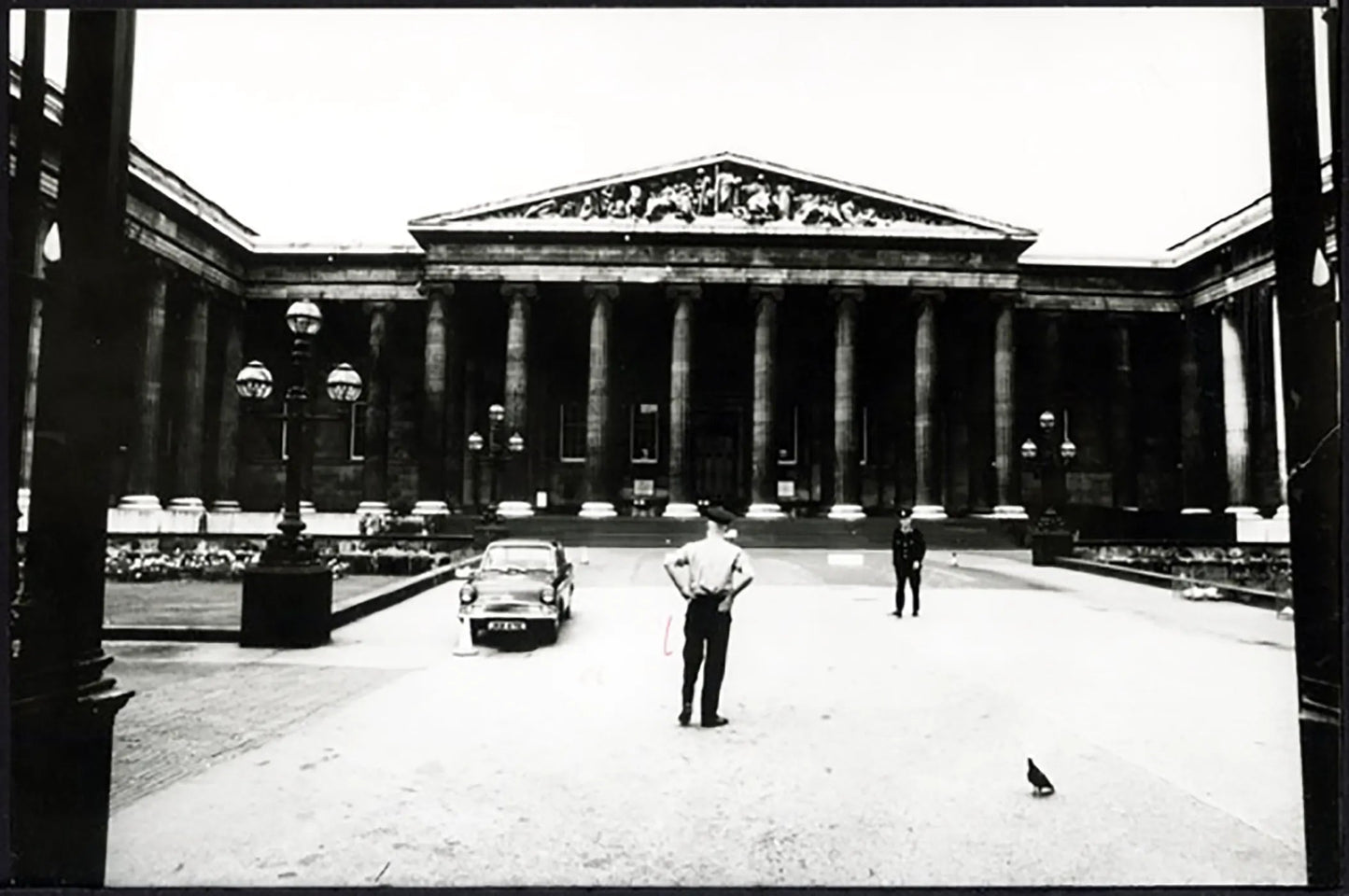 Esterno del British Museum anni 70 Ft 38039 - Stampa 24x15 cm - Farabola Stampa ai sali d'argento