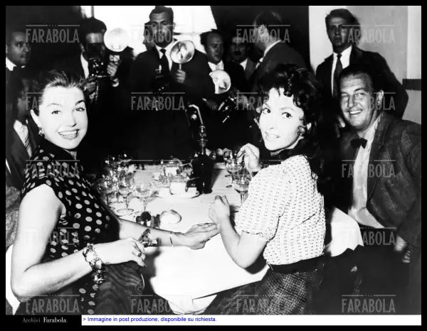 Esther Williams, Gina Lollobrigida e Ben Gage, Roma, 1955 - Farabola Immagine digitale