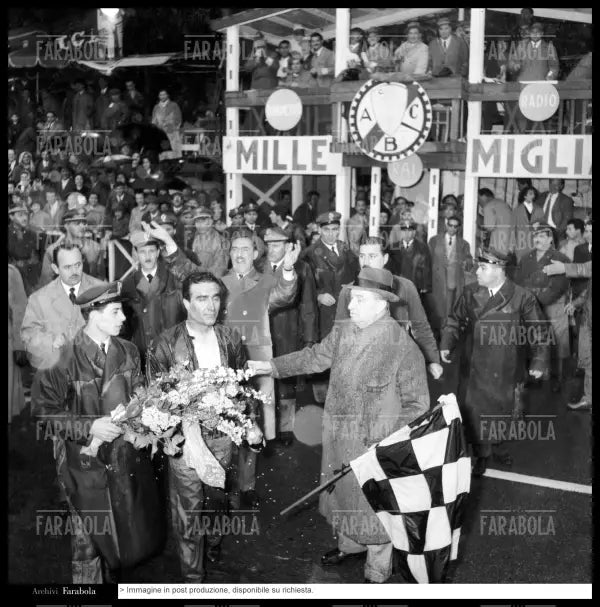 Eugenio Castellotti e Renzo Castagneto, Mille Miglia, 1956 - Farabola Immagine digitale
