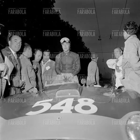 Eugenio Castellotti su Ferrari 290 MM Scaglietti, Mille Miglia, 1956 - Farabola Immagine digitale