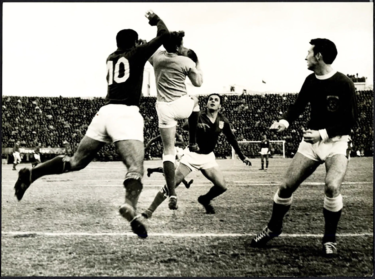 Europei Grecia vs Galles 1964 Ft 5752 - Stampa 24x18 cm - Farabola Stampa ai sali d'argento
