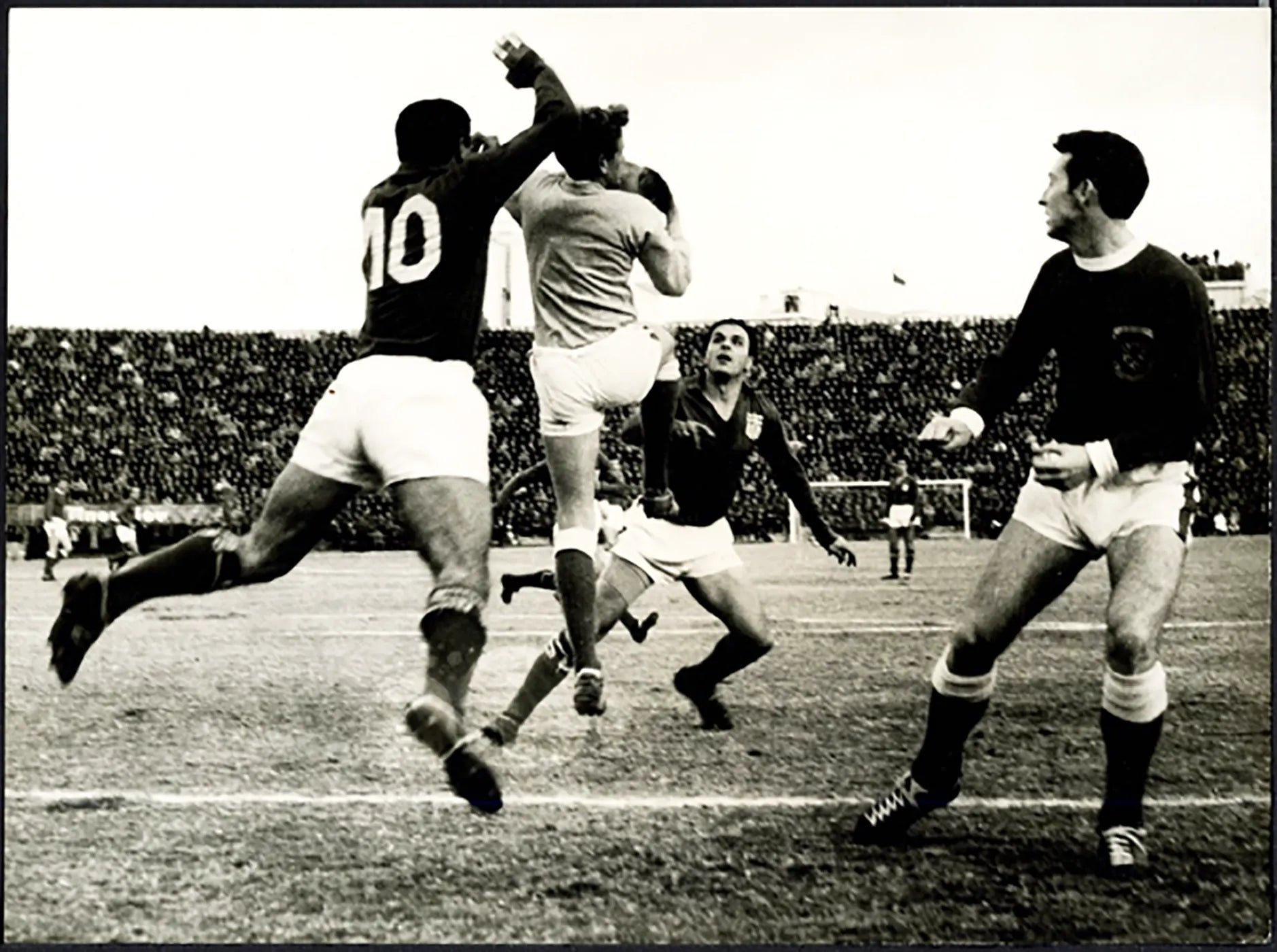 Europei Grecia vs Galles 1964 Ft 5752 - Stampa 24x18 cm - Farabola Stampa ai sali d'argento