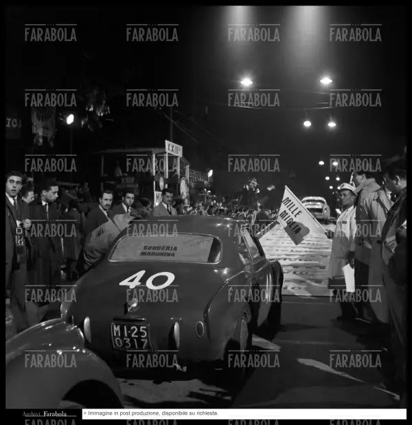 F. Dino Montevago e Umberto Filatori su Panhard Dyna, Mille Miglia, 1956 - Farabola Immagine digitale