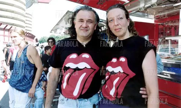 Fan al concerto dei Rolling Stones a San Siro, Milano, 2003 - Farabola Immagine digitale
