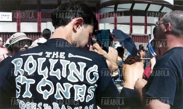 Fan al concerto dei Rolling Stones a San Siro, Milano, 2003 - Farabola Immagine digitale