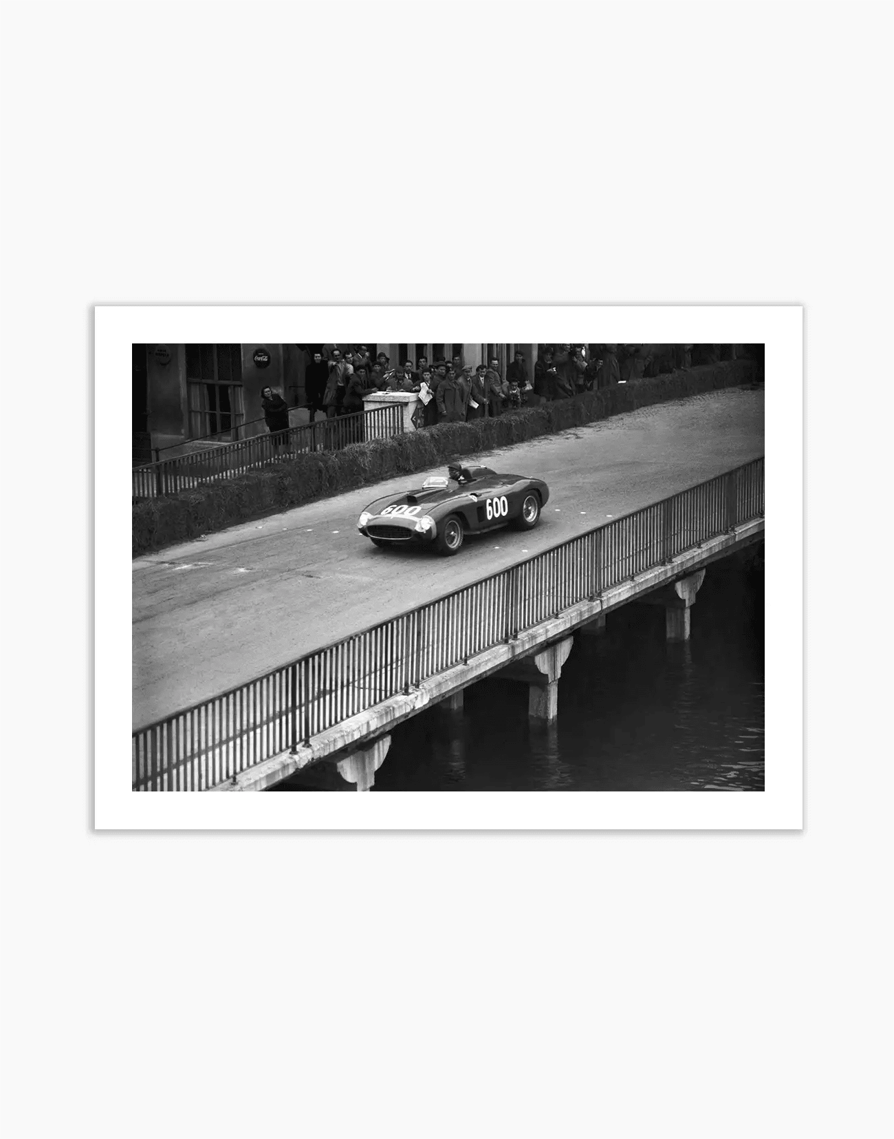 Fangio su Ferrari, Mille Miglia 1956 - Farabola WhiteWall App Product