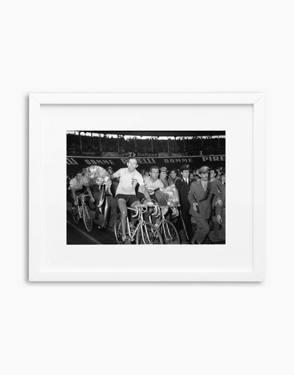 Fausto Coppi, Giro d'Italia 1953 — stampa fine art con cornice bianca