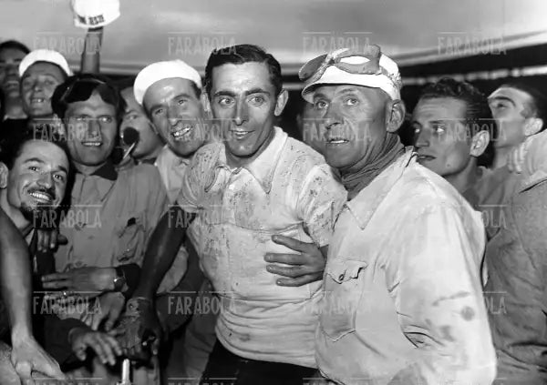 Fausto Coppi vince il Giro d'Italia, 1947 - Farabola Immagine digitale