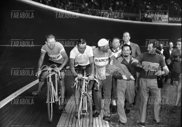Fausto Coppi vince il Giro d'Italia, 1947 - Farabola Immagine digitale