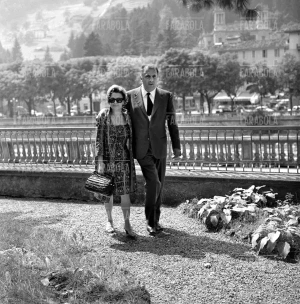 Federico Fellini e Giulietta Masina, San Pellegrino Terme, 1964 - Farabola Immagine digitale
