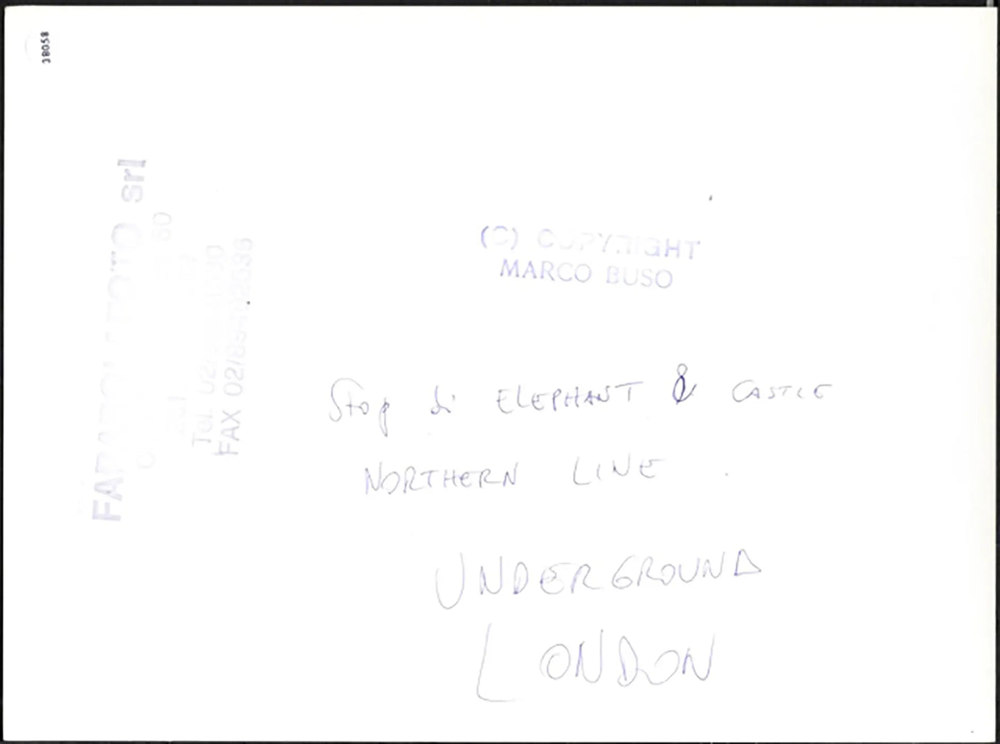 Fermata di Elephant & Castle Londra anni 90 Ft 38058 - Stampa 24x18 cm - Farabola Stampa ai sali d'argento