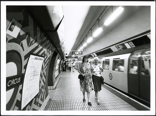 Fermata di Oxford Circus Londra anni 90 Ft 38059 - Farabola Stampa ai sali d'argento