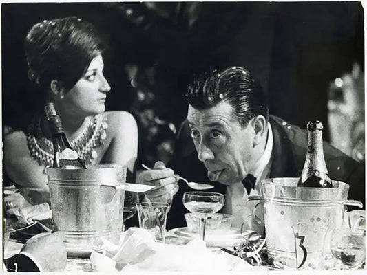 Fernandel a una cena di gala anni 60 Ft 37257 - Stampa 20x25 cm - Farabola Stampa ai sali d'argento