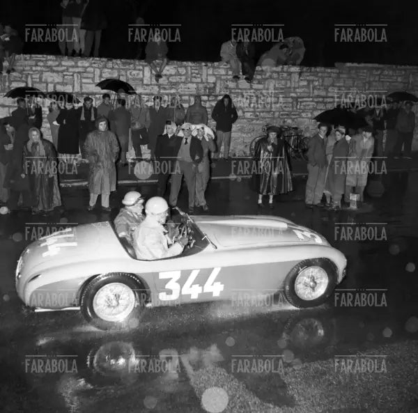 Ferrari 166 MM alla Mille Miglia, 1951 - Farabola Immagine digitale