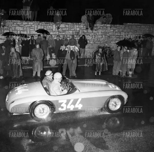 Ferrari 166 MM alla Mille Miglia, 1951 - Farabola Immagine digitale