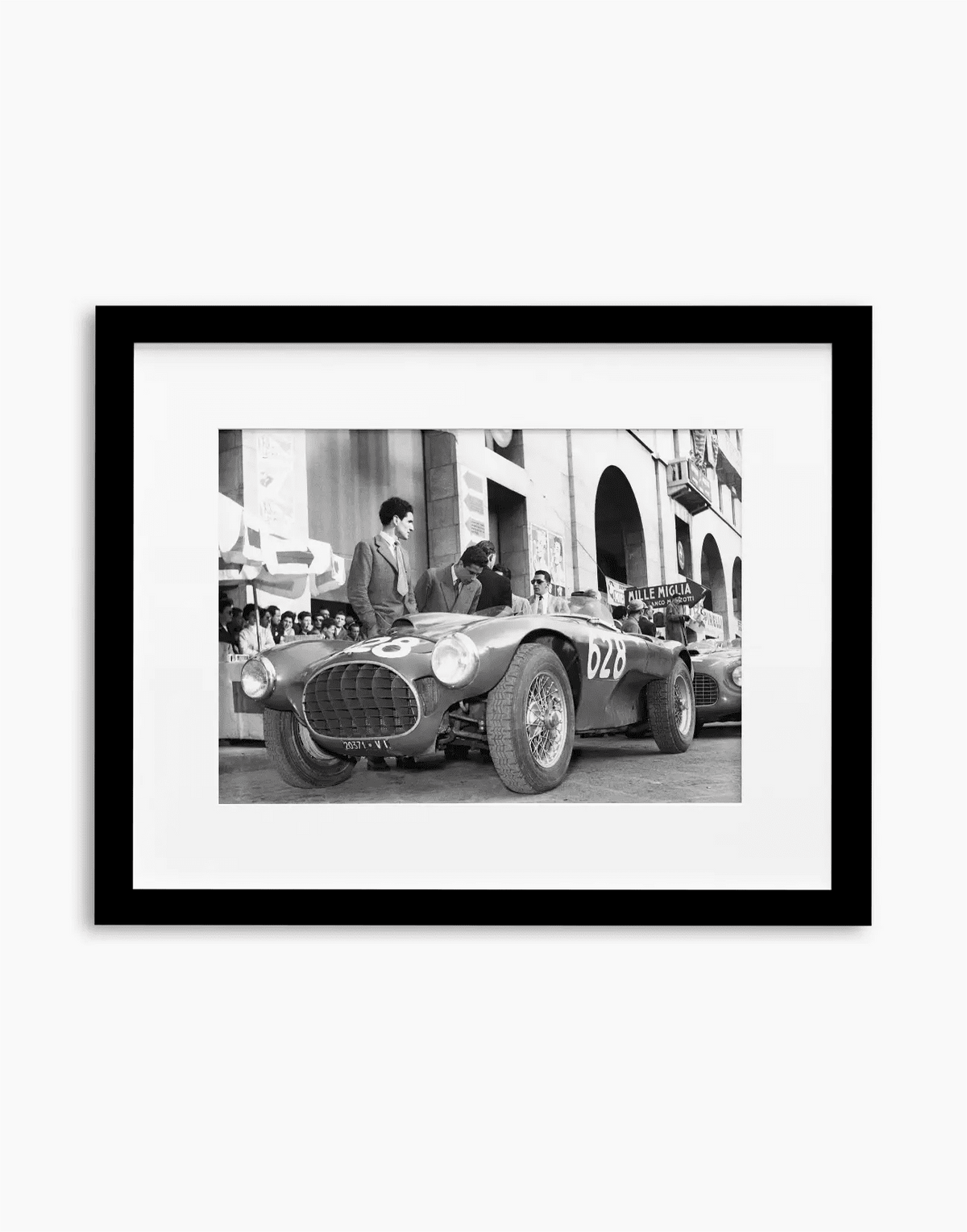 Ferrari alla Mille Miglia, 1952 — stampa fine art con cornice nera
