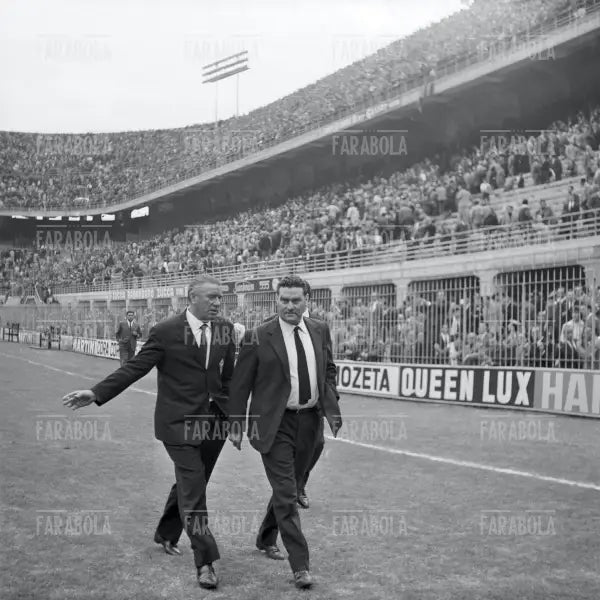 Ferruccio Valcareggi e Nereo Rocco, Milan vs Fiorentina, 1962 - Farabola Immagine digitale