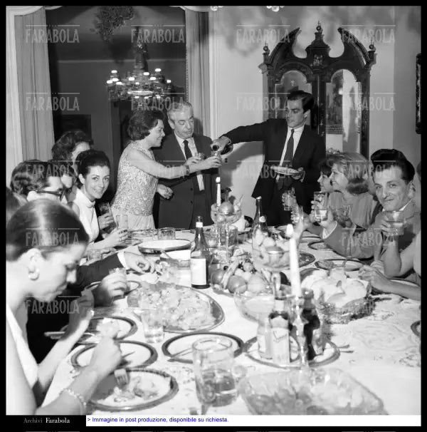 Festa a casa Moratti per lo scudetto dell'Inter, Milano, 1966 - Farabola Immagine digitale