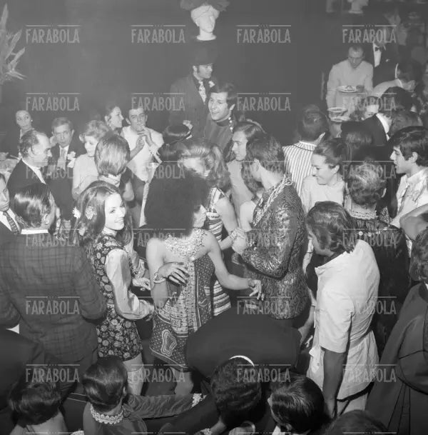 Festa organizzata da Marina Cicogna, Milano, 1968 - Farabola Immagine digitale