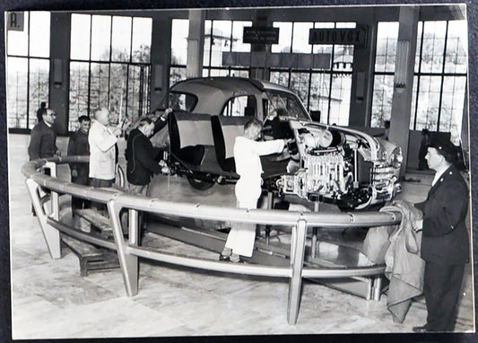 Fiat 1400 sezionata Salone Auto 1950 Ft 35304 - Stampa 20x15 cm - Farabola Stampa ai sali d'argento
