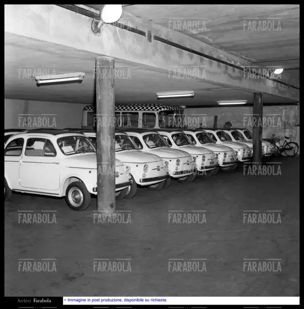 Fiat 500, Milano, 1962 - Farabola Immagine digitale