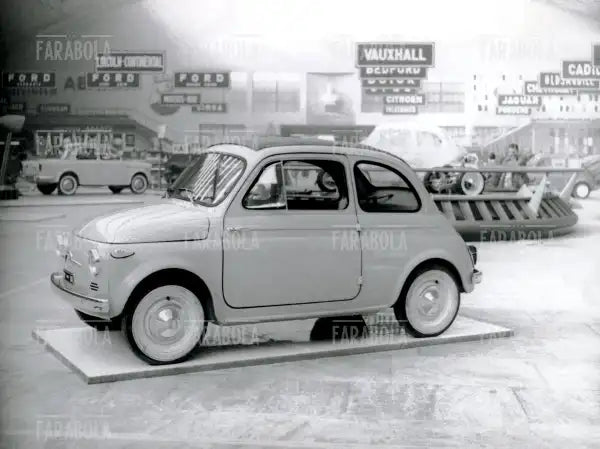 Fiat 500, Salone dell'Auto di Torino, 1957 - Farabola Immagine digitale