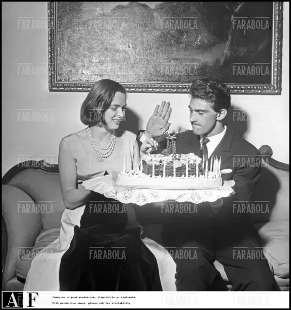 Fidanzamento tra Lucia Bosè e Walter Chiari, 1953 - Farabola Immagine digitale