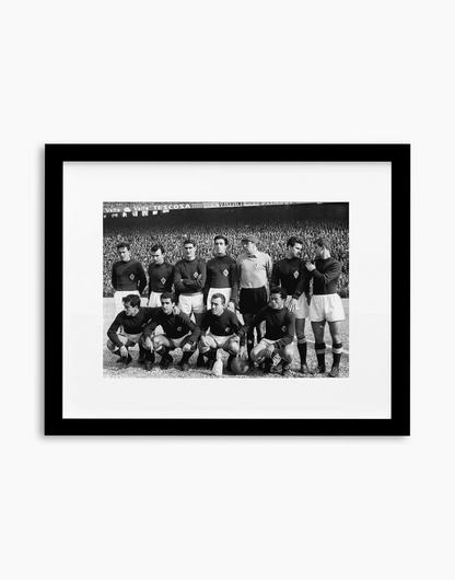Fiorentina, Formazione, 1956 — stampa fine art con cornice nera