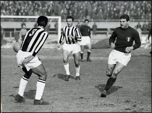Fiorentina Gratton in azione anni 50 Ft 5420 - Stampa 24x18 cm - Farabola Stampa ai sali d'argento